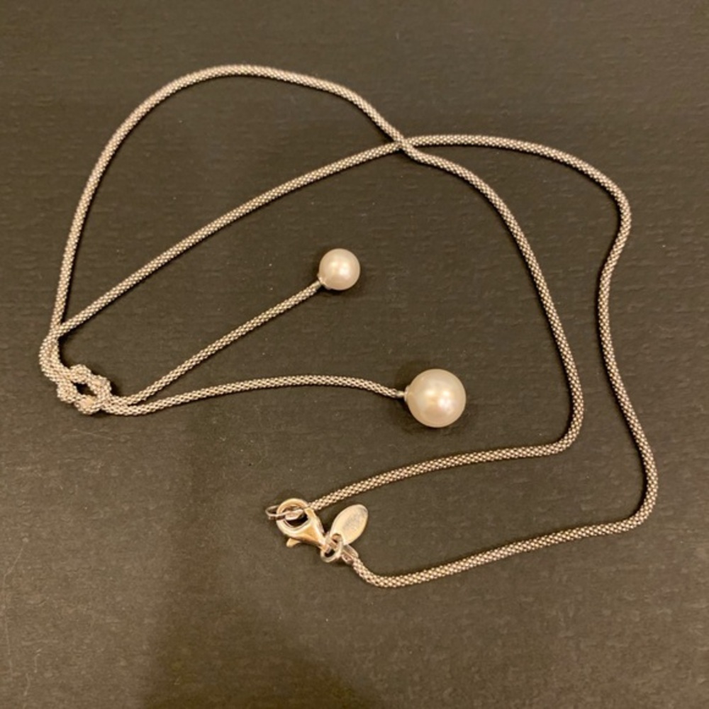 NEW Silver and pearl necklace
